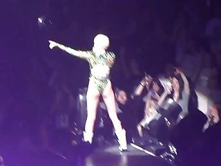 Miley Cyrus - Vancouver Concert 2014