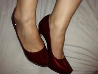 Cumming On Her Red High Heels